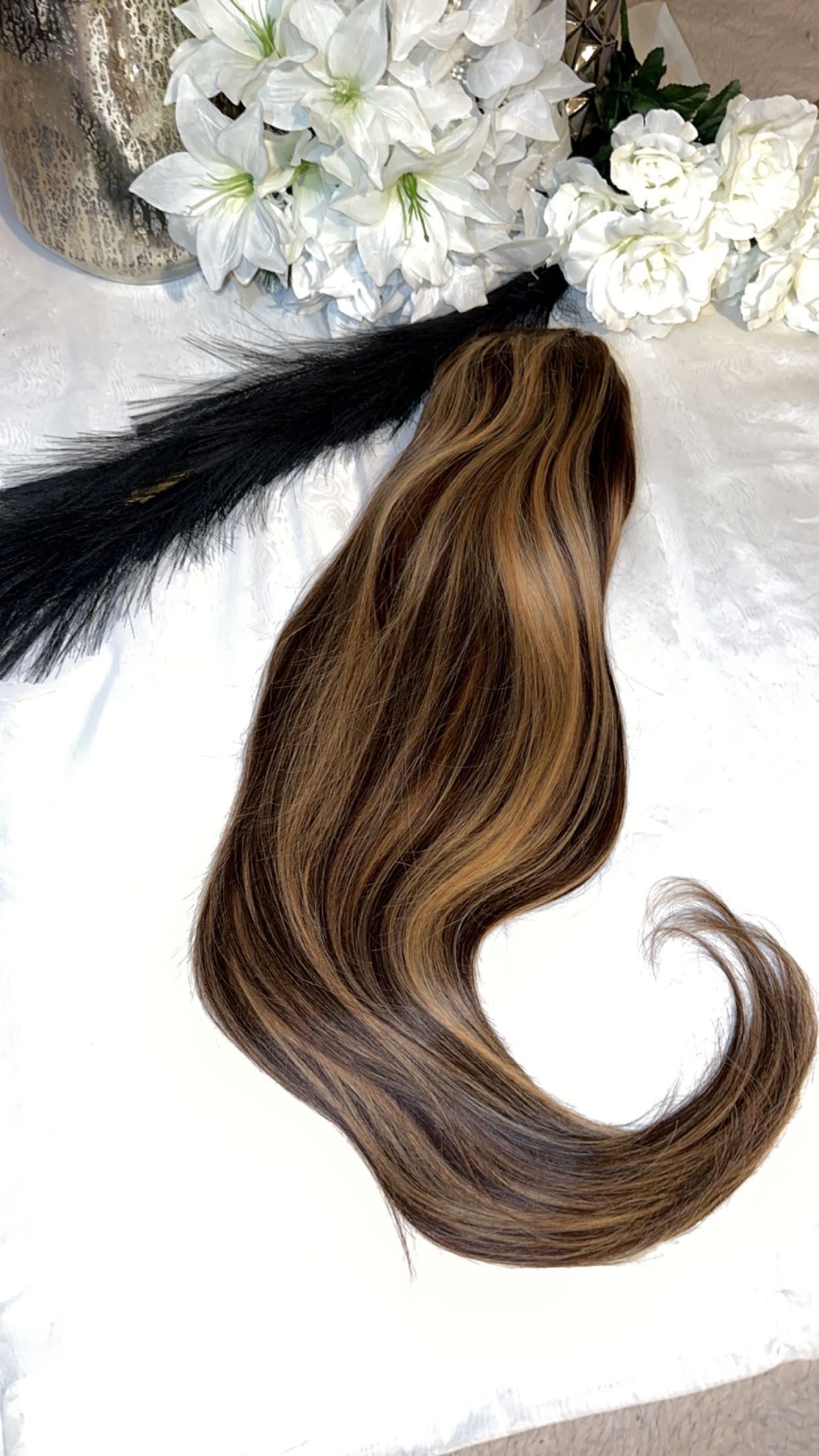 STRAIGHT HIGHLIGHTENED WIG 24"